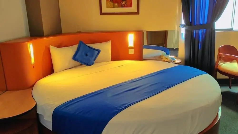 Double Junior Suite (full double bed)