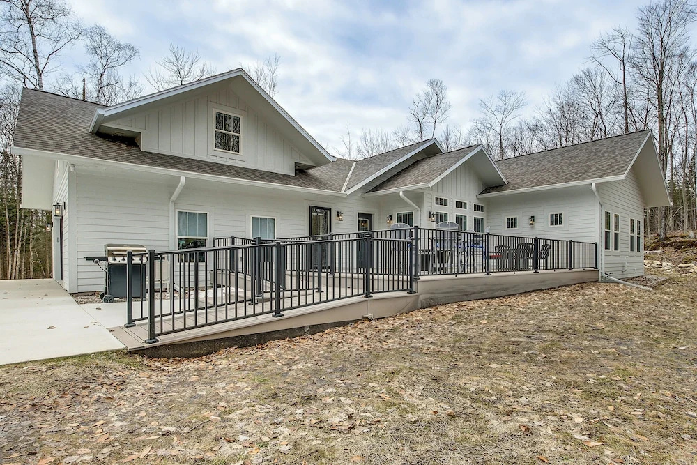 Ada-compliant! 'birch Haven' in Baileys Harbor