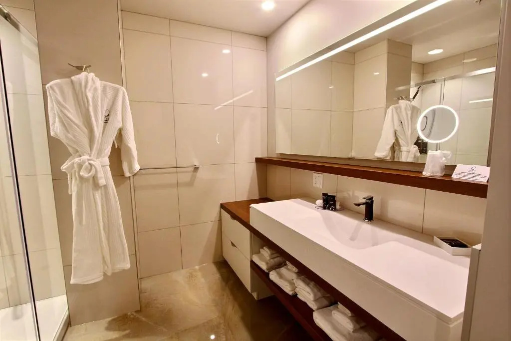 Double Junior Suite (full double bed)