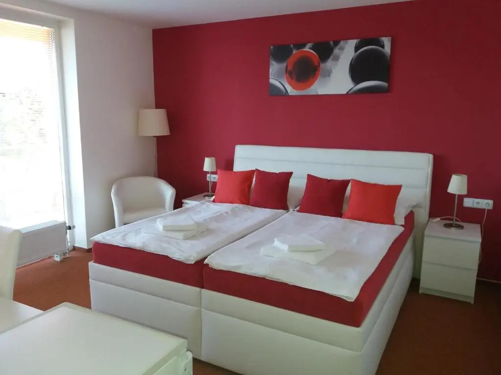 Standard Double room with balcony (full double bed)