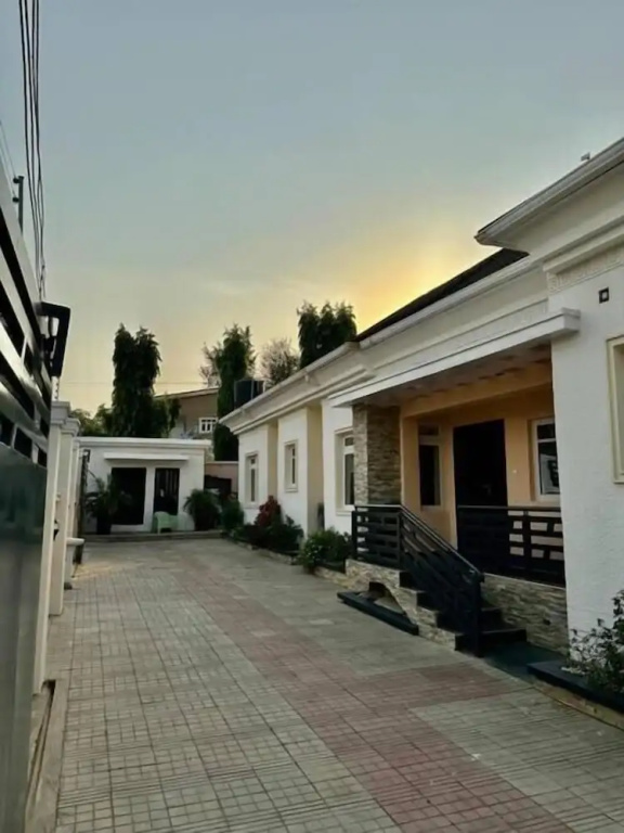 908 Apartments
