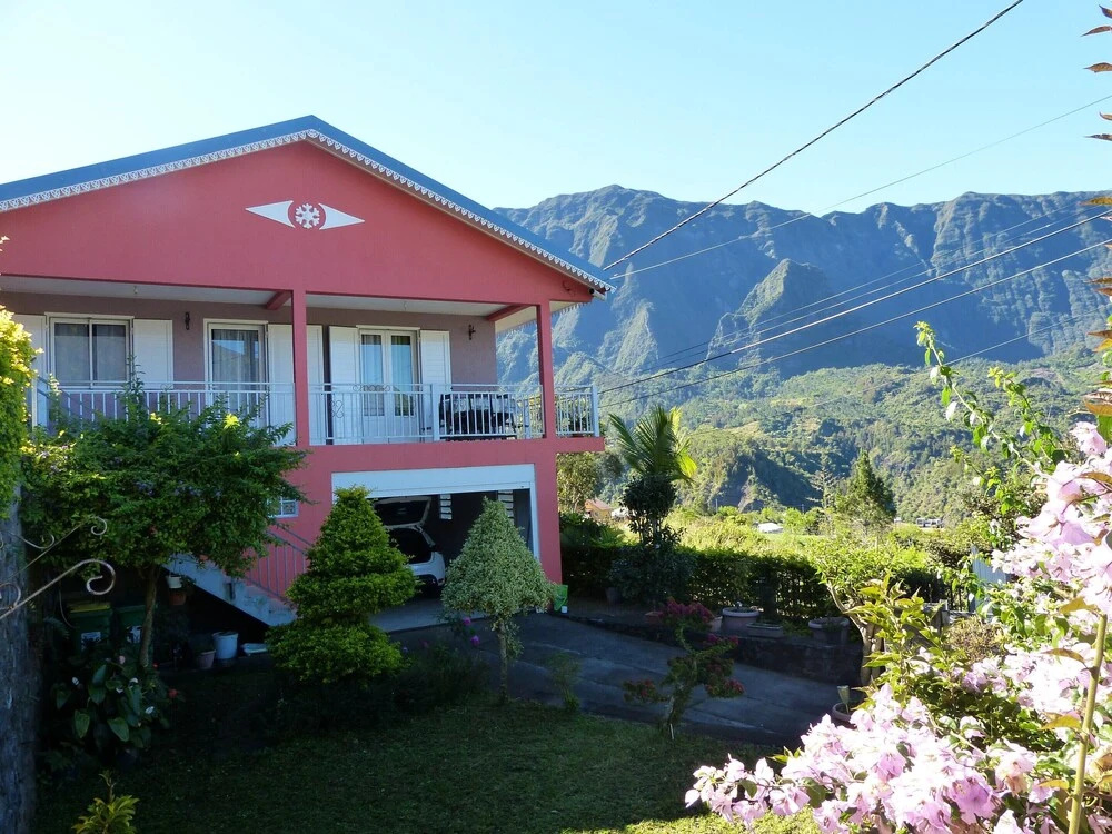 House With 2 Bedrooms in Cilaos, With Wonderful Mountain View and Encl - фото 10