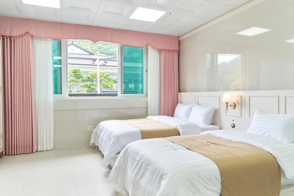 Taebaek Hotel — 4