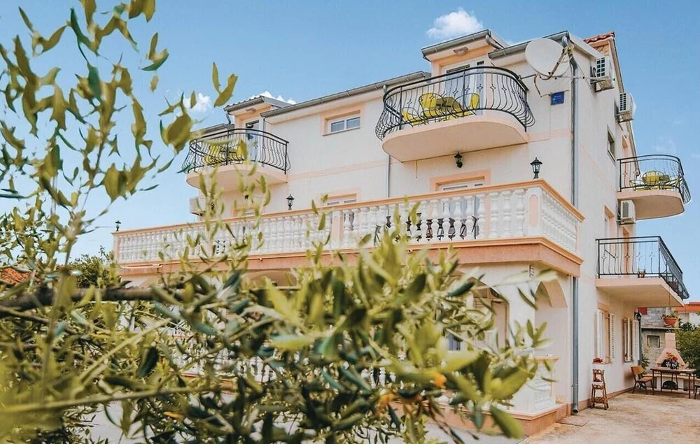 Nice Home in Vodice With Wifi and 3 Bedrooms