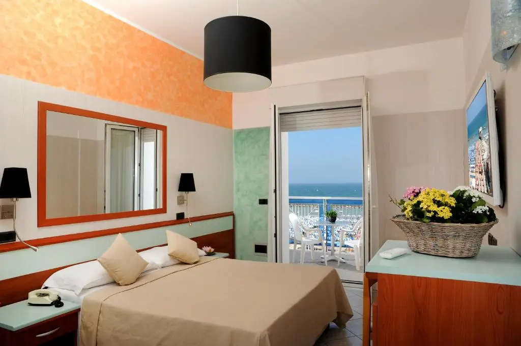 Deluxe Double room with balcony and with sea view (full double bed)
