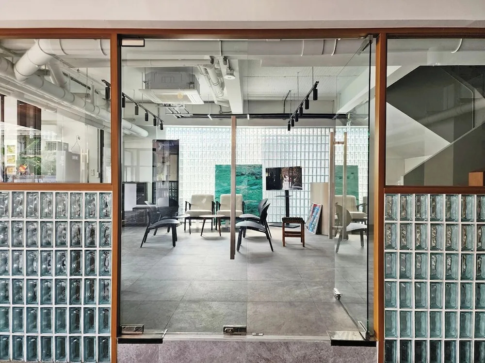 Отель Q Space Sathorn - Narathiwas 18 в Бангкоке