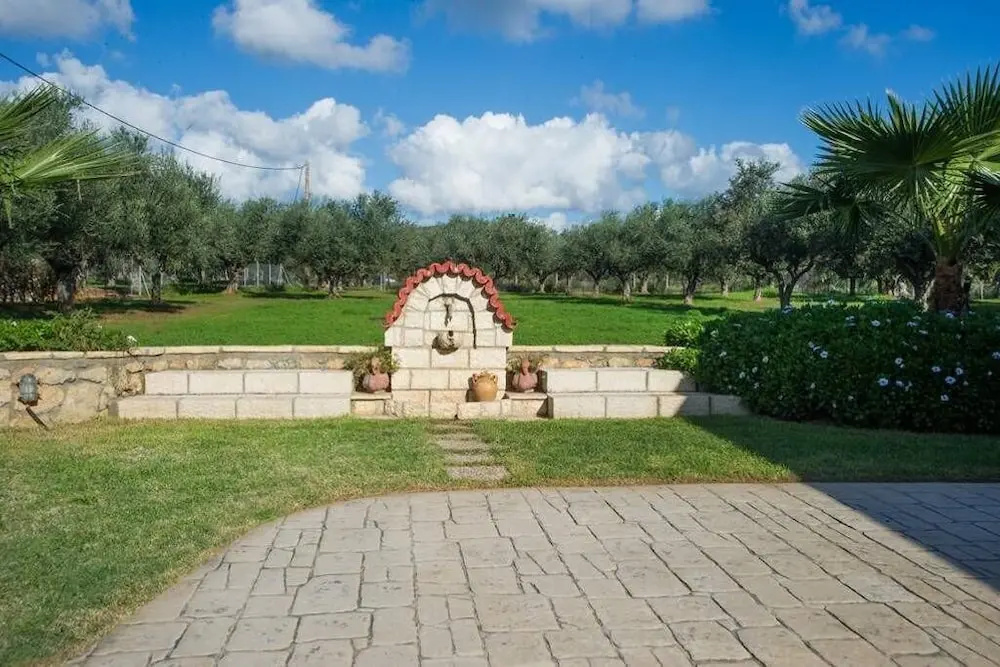 Seaview Flat In An Olive Grove By The Beach