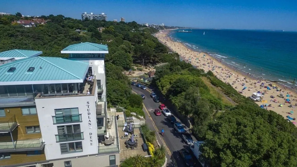 Beach & Waterfront