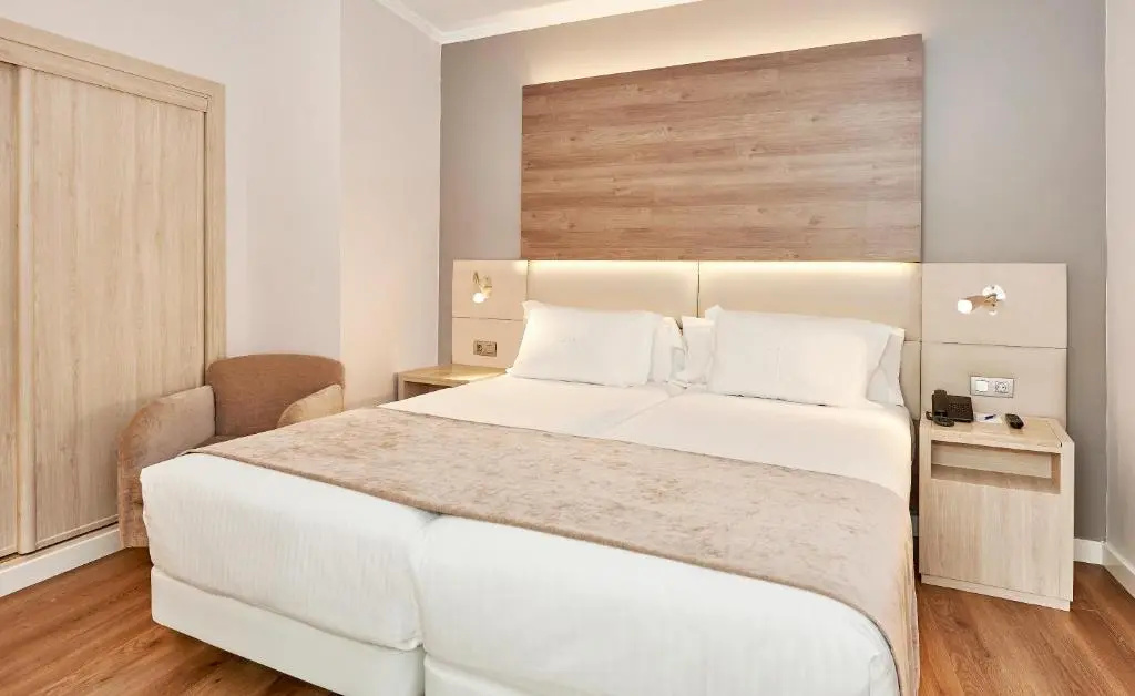 Superior Double room (full double bed)