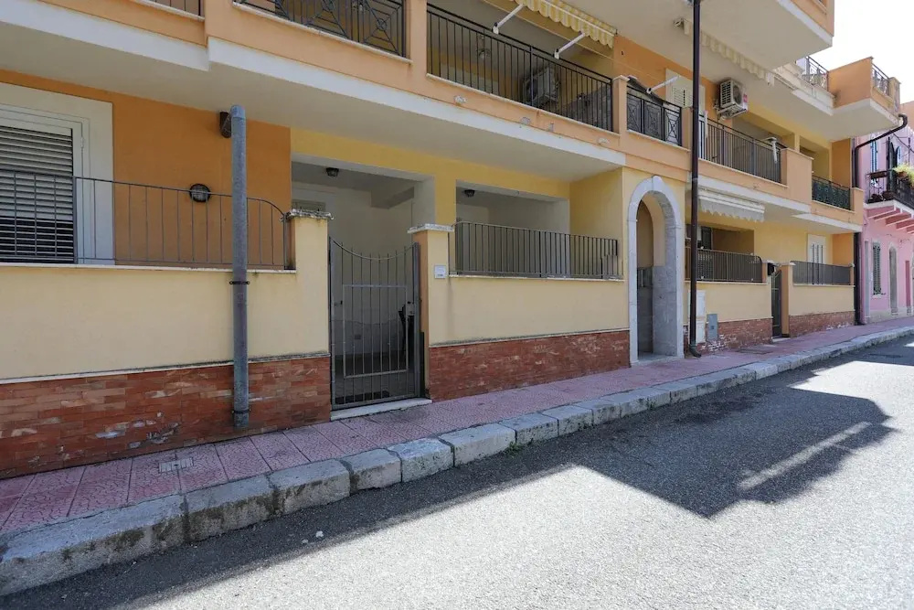 Letojanni Seaside Apartment With Balcony