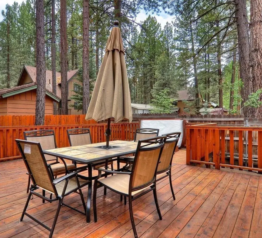 No. 21 Tamarack Lodge Cabin