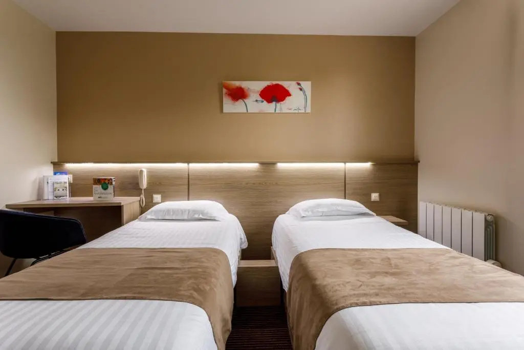 Brit Hotel Piscine & Spa - Fougères - Chambres