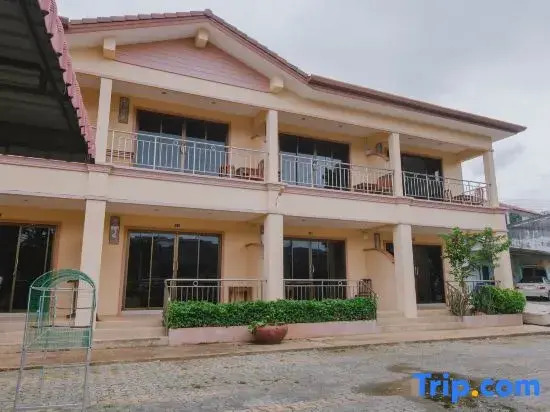 Трёхместная студия с балконом в Kataonsea Bungalows