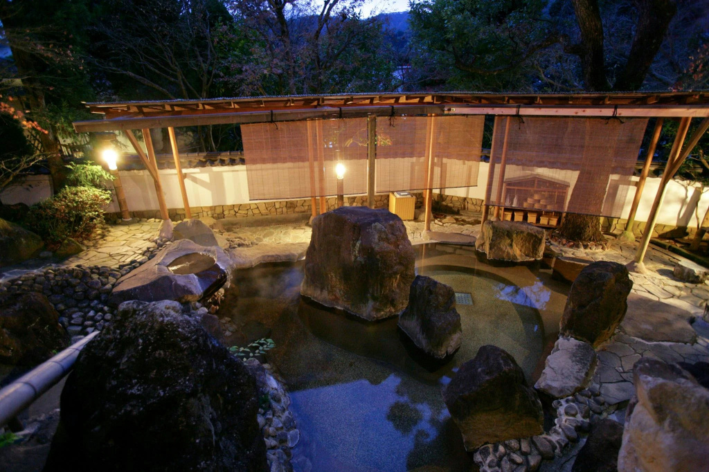 Yugawara Spa Ryokan Ashikari