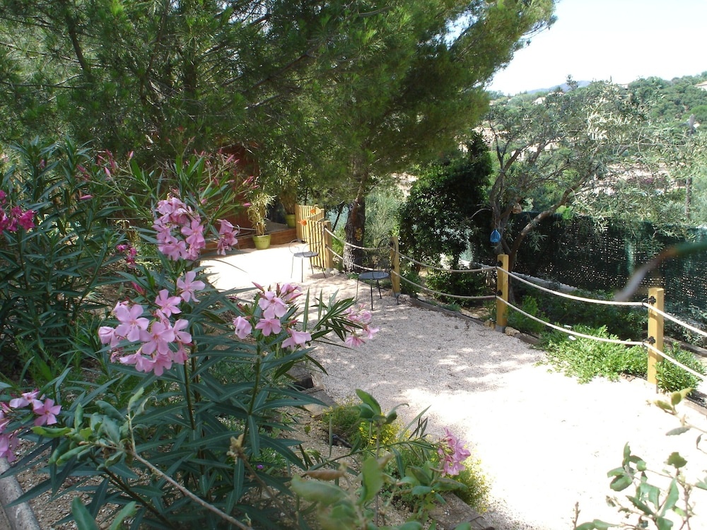 Villa with Spa, Pool and View of St Tropez's Gulf