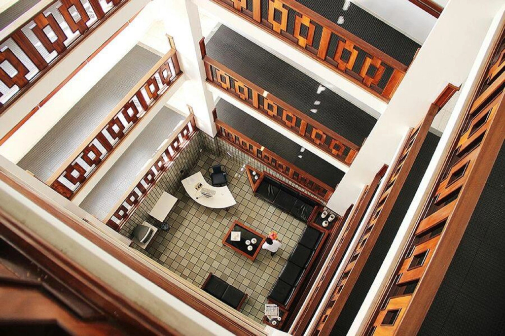 Shalako Hotel