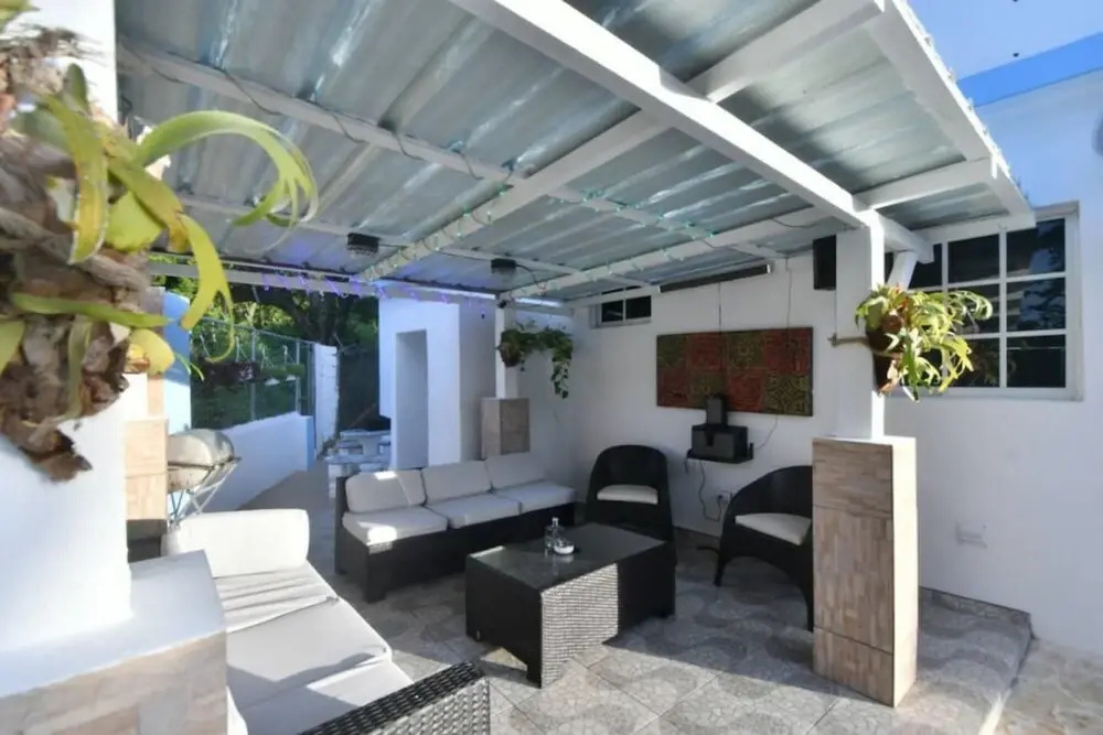 Gorgeous Spacious Property in Prime Beach Location