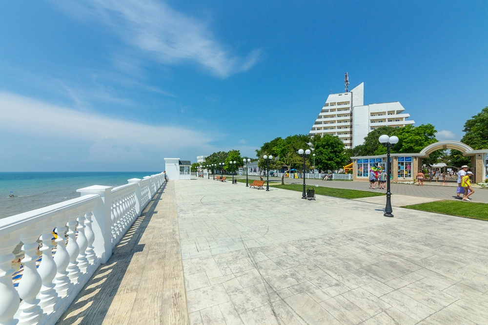 Beach & Waterfront