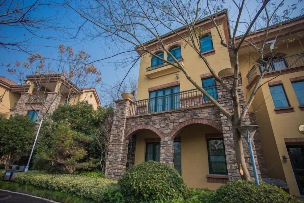 Zipeng Mountain Guangyuan International Conference Center