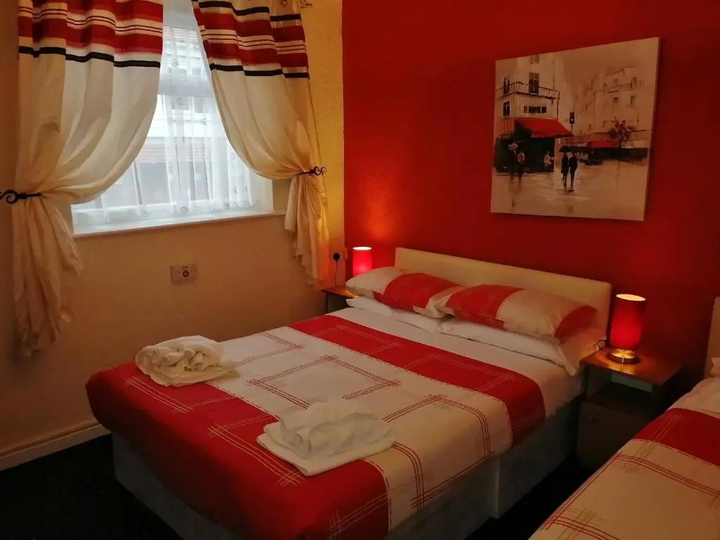 Standard Triple room