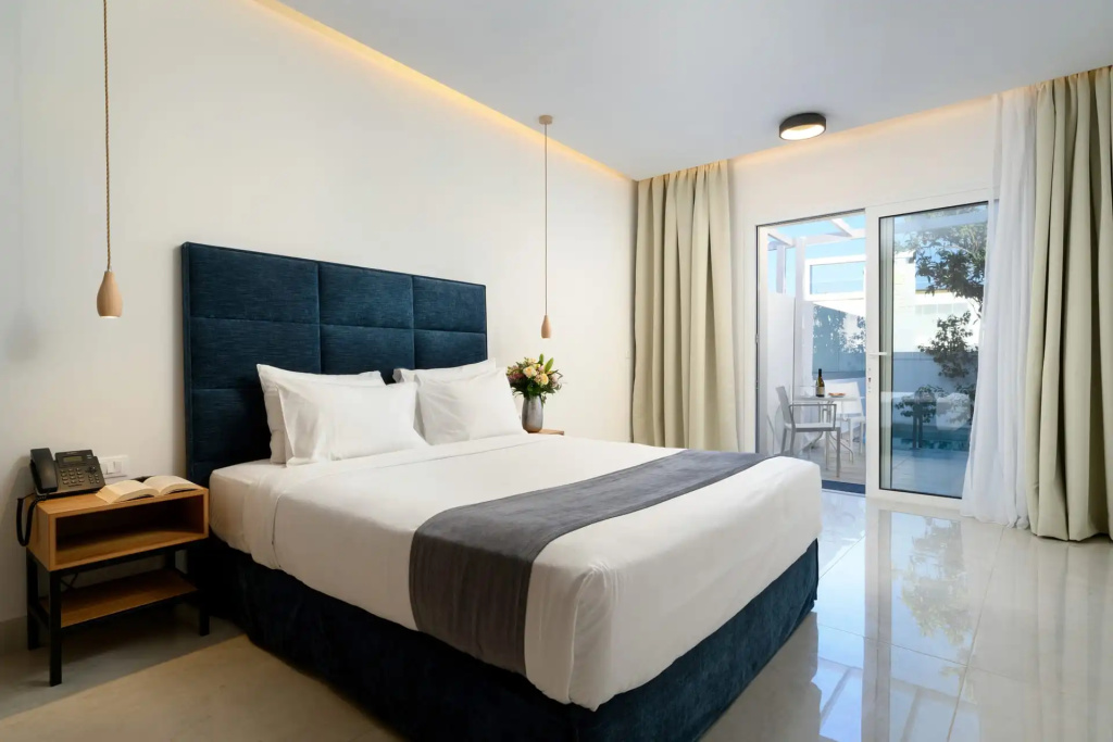 Economy Double room with land view (full double bed)