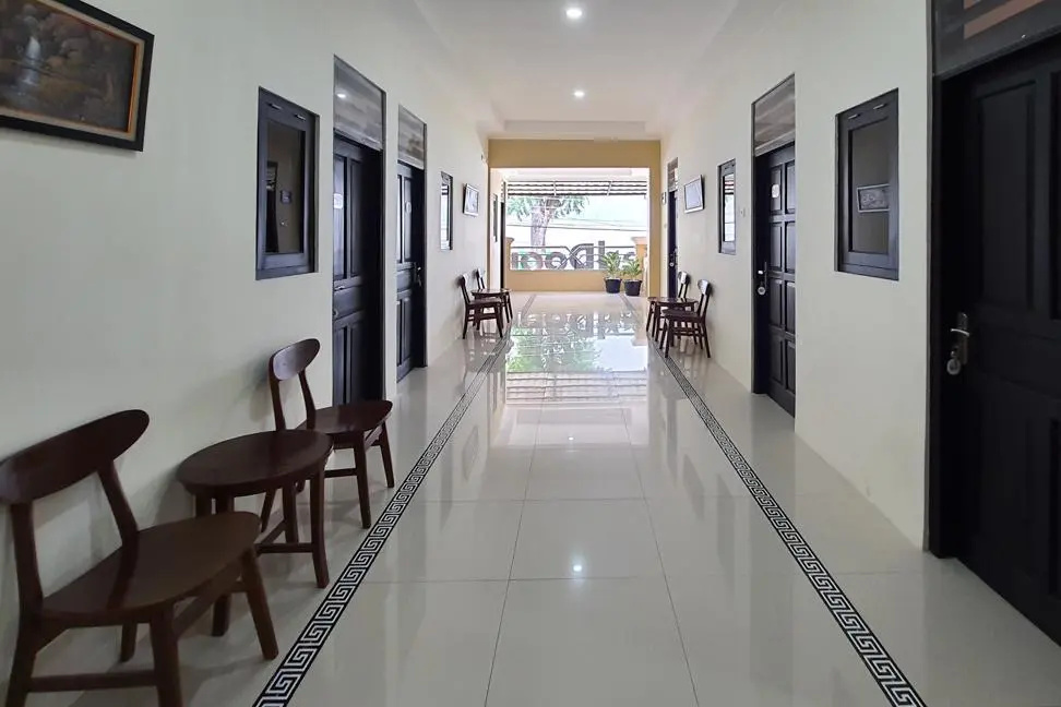 Lobby & Reception