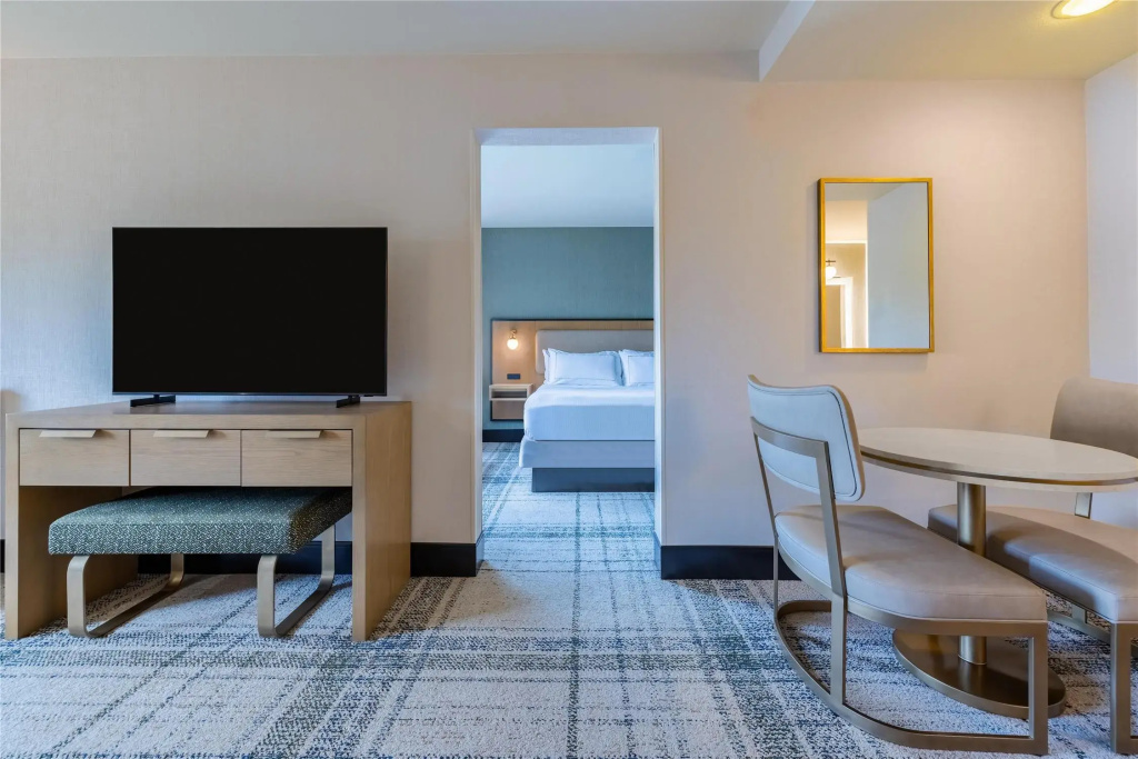 Double Junior Suite (full double bed)