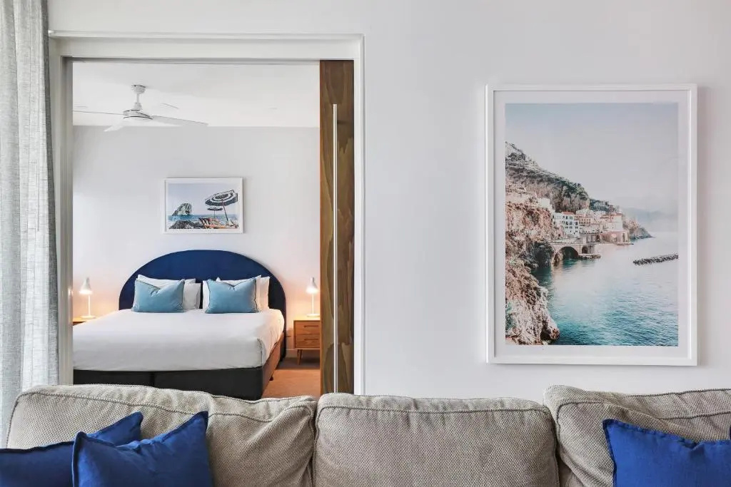 2 Bedrooms Apartment