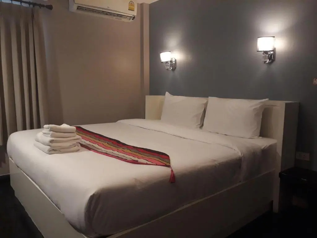 Deluxe Double room (full double bed)