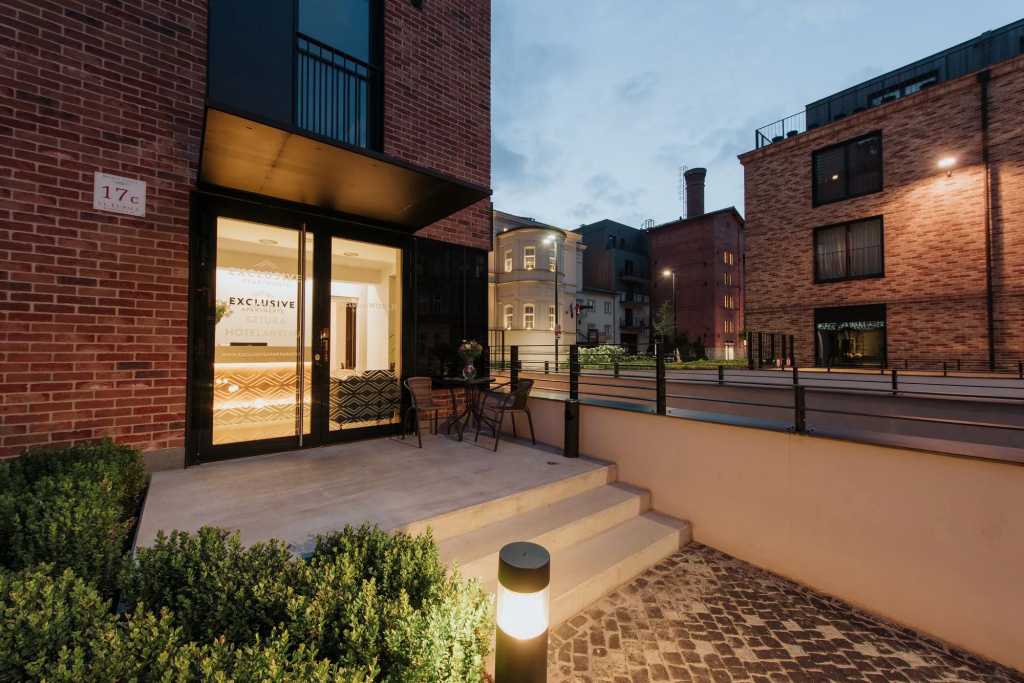Balcony & Terrace