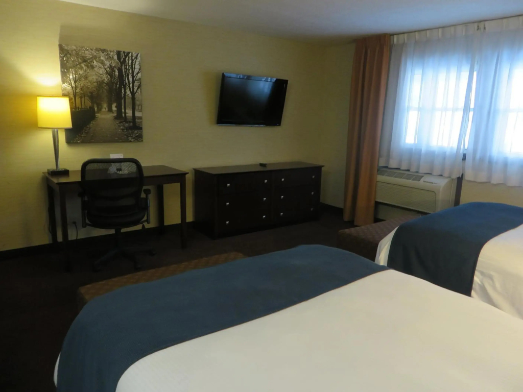 Ivy Court Inn & Suites - фото 7