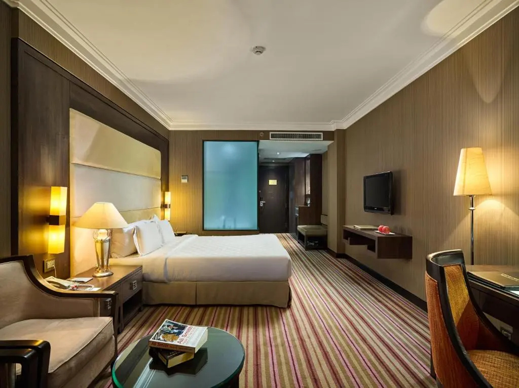 Executive room with city view