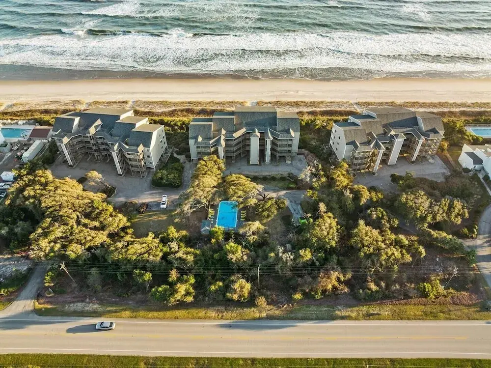 Breakers C32 2 Bedroom Condo by RedAwning