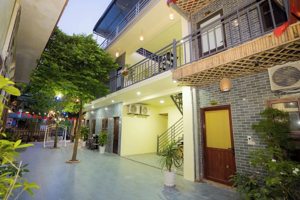 Tam Coc Riverside homestay in Hoa Lu