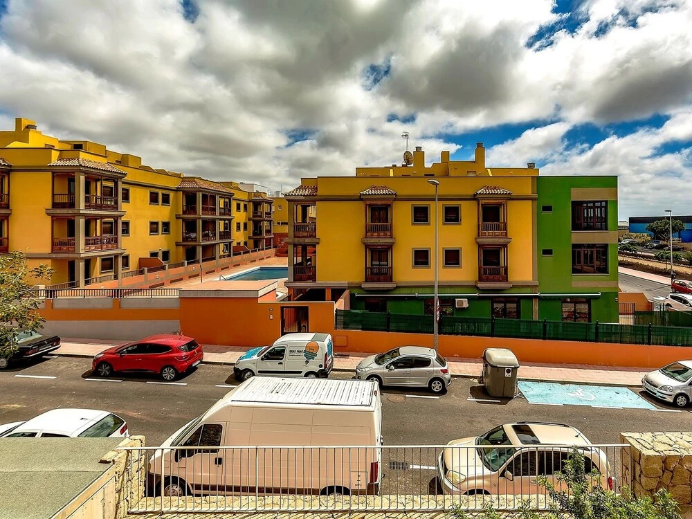 La Flora Apartments