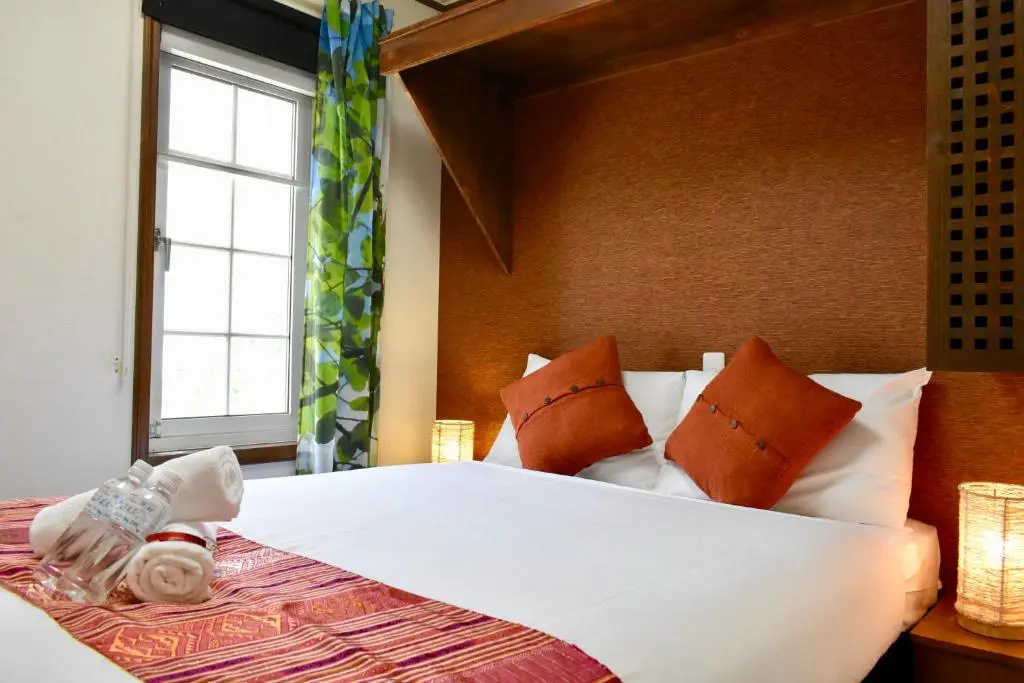 Double room (full double bed)