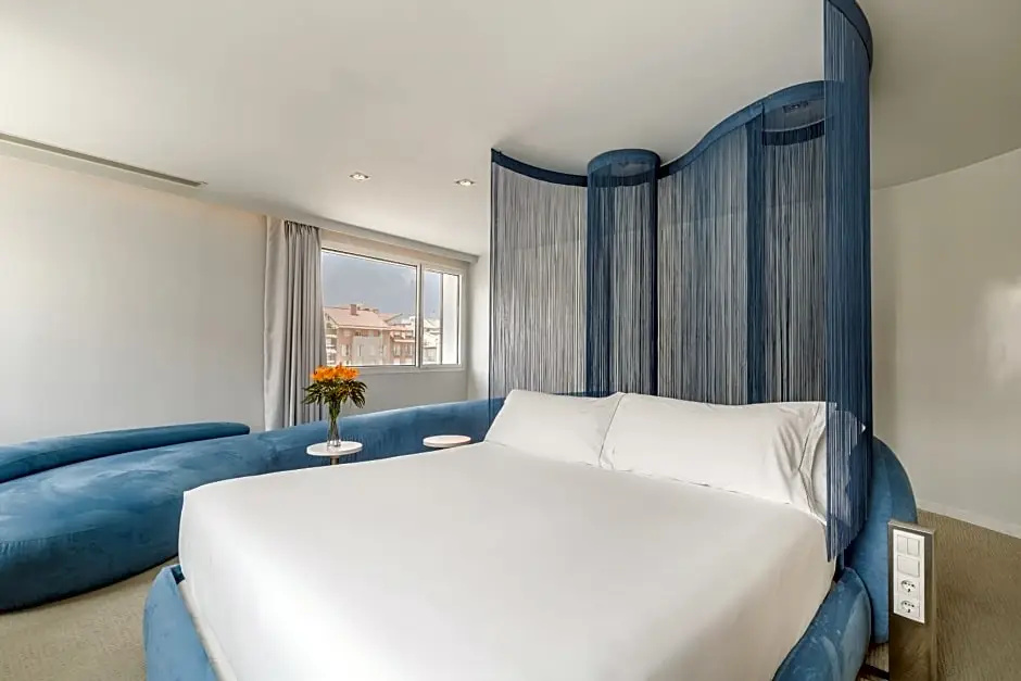 Double Junior Suite (full double bed)