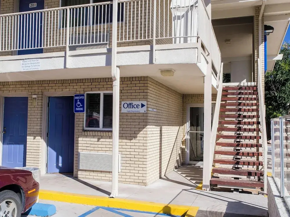 Motel 6 – Colorado Springs, CO – South/Metro Area
