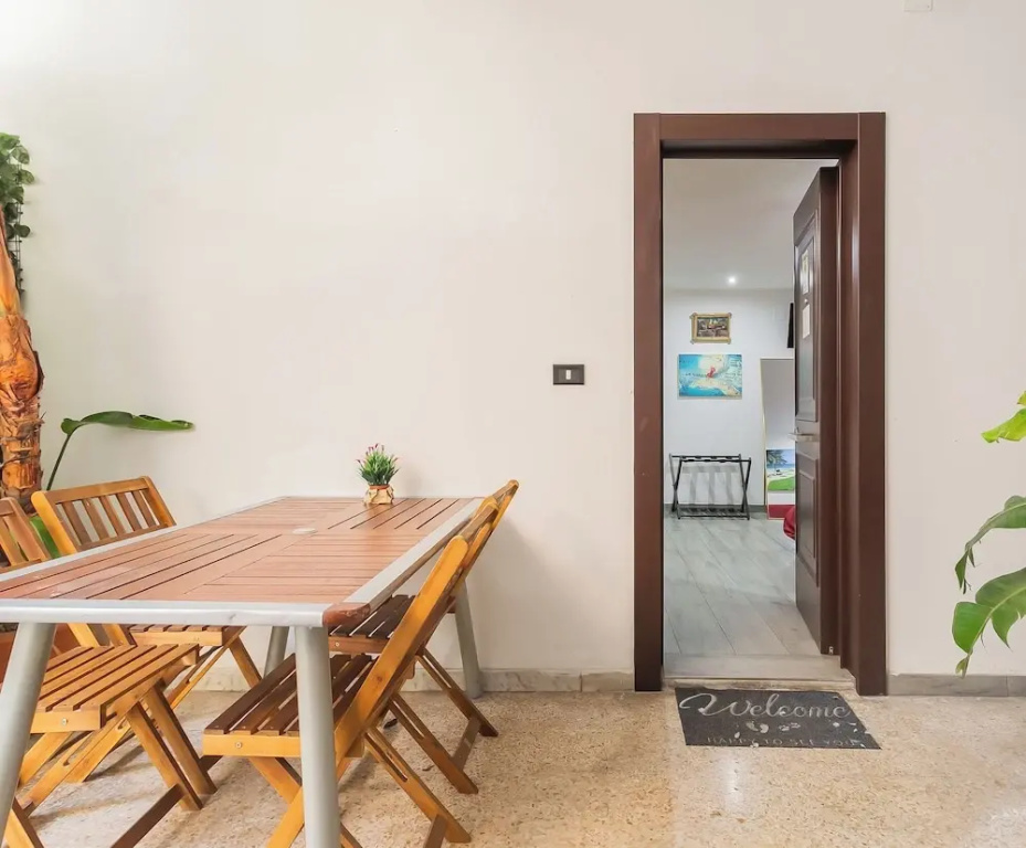 Little Havana Apartment by Wonderful Italy