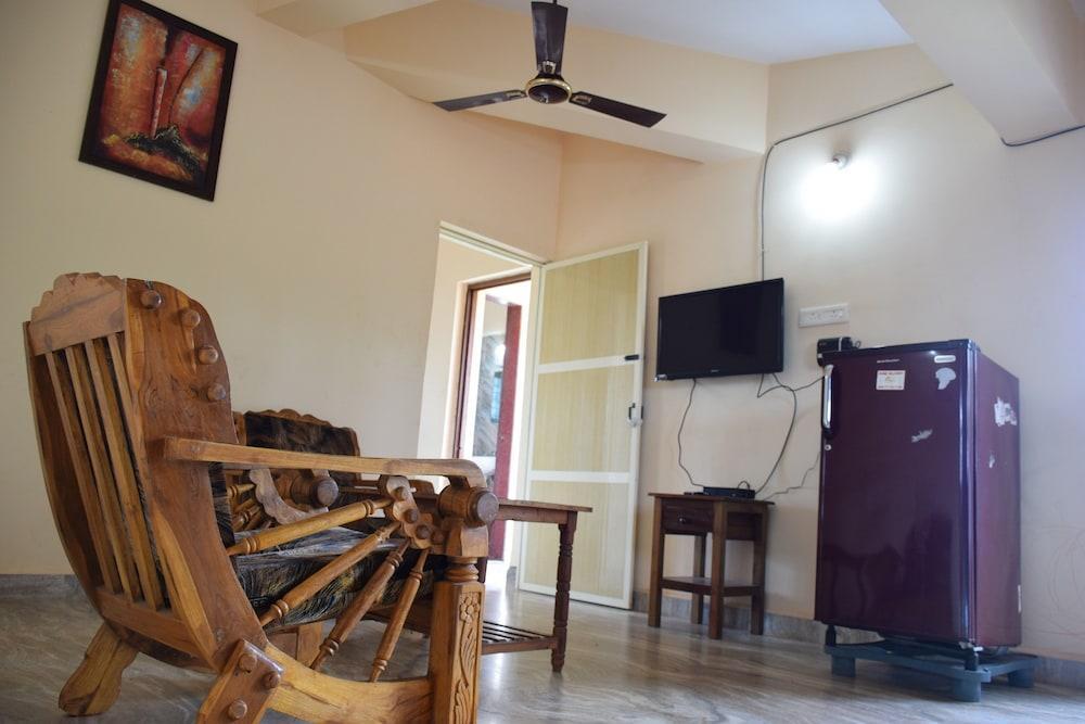 Morjim Sunset Guesthouse
