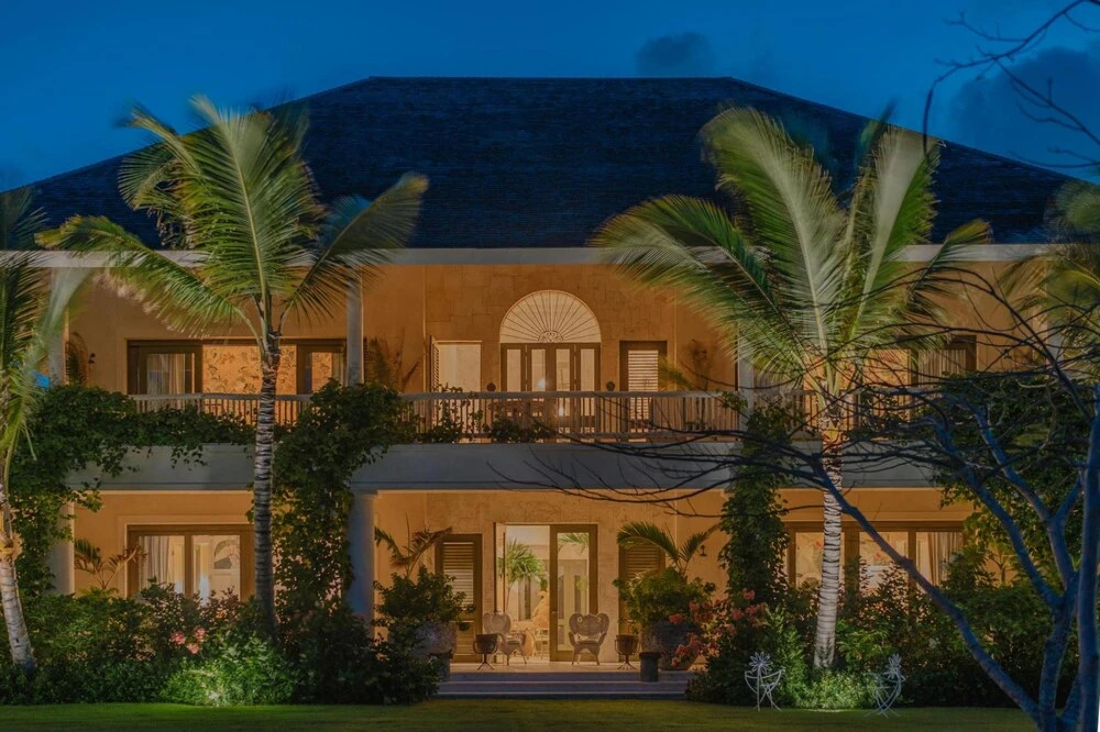 Unique Lake-front 10-bedroom Mansion in Most Luxurious Resort of the Caribbean