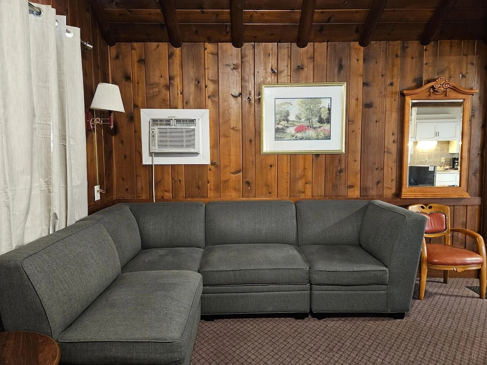 Grand Cottage