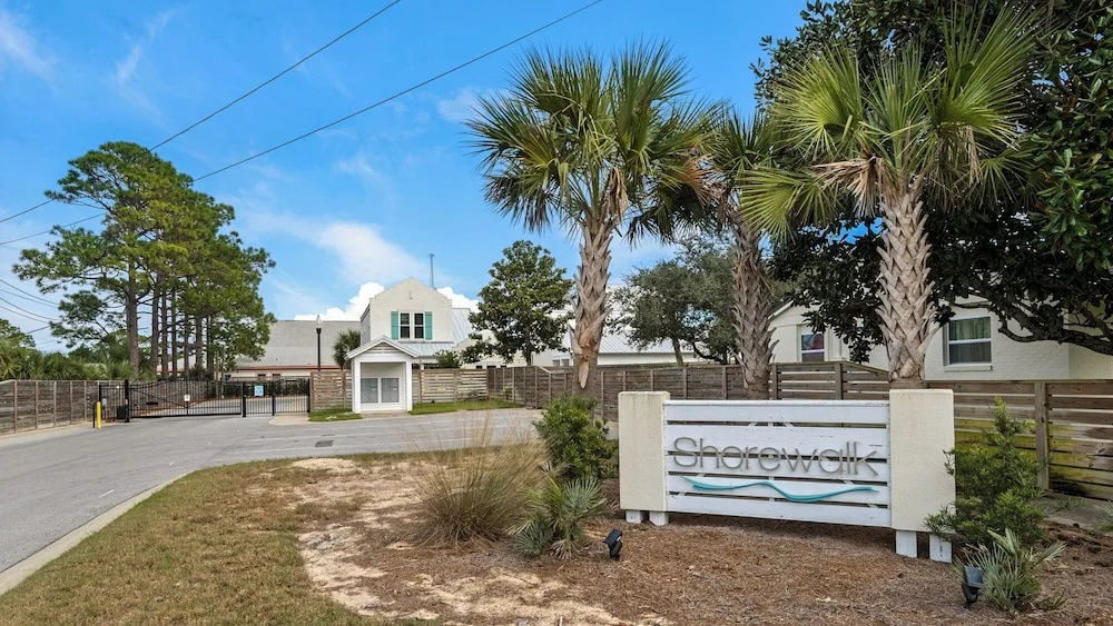 Beautiful Coastal Chic Home for 9 + Neighborhood Pool in Panama City Beach