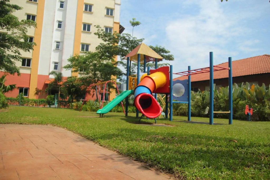 Suria Service Apartment Hotel