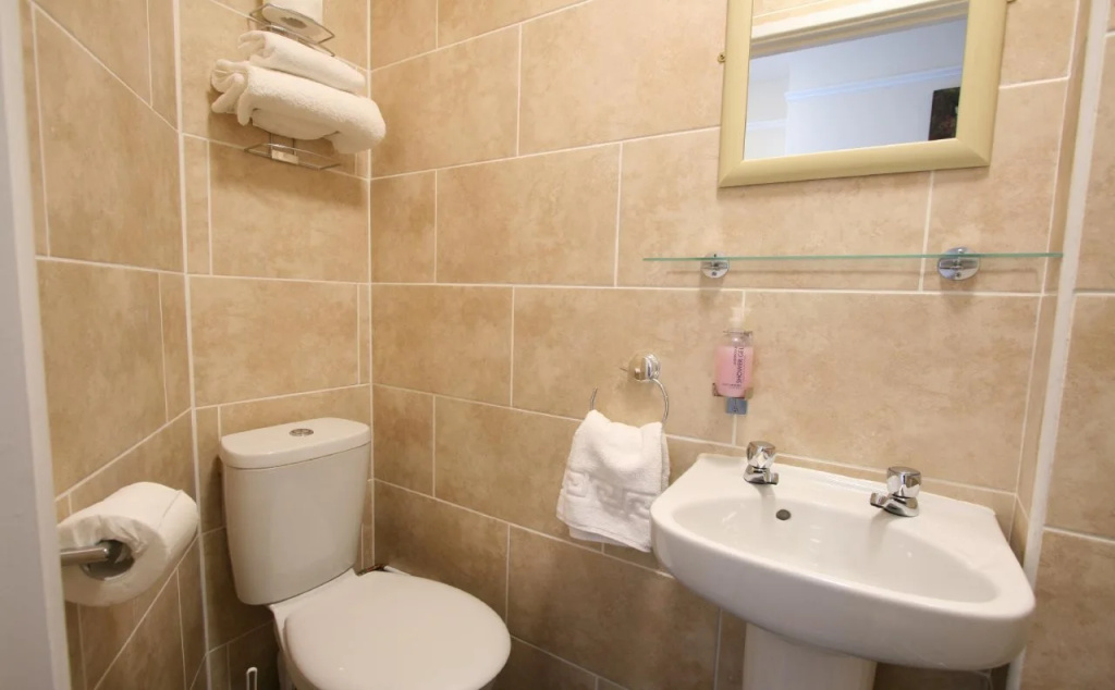 Central Hotel Cheltenham by Roomsbooked - Général