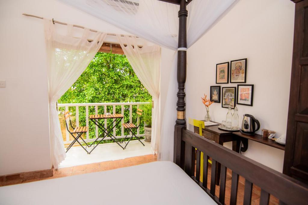 Mango House