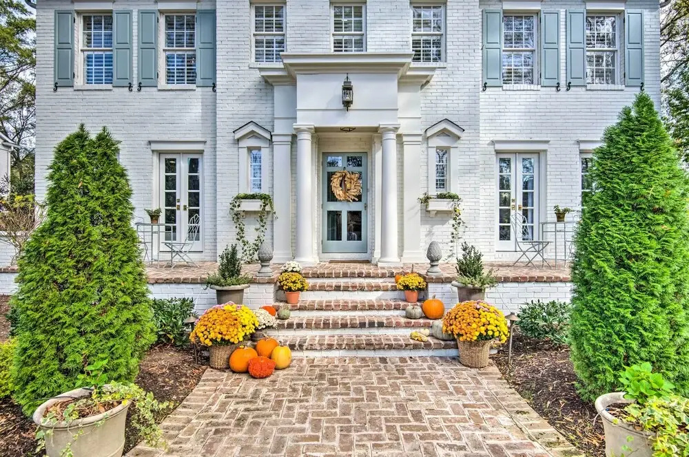 Stunning Charlotte Home: Private Pool!