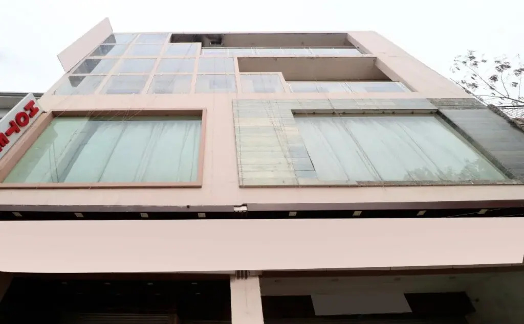 Hotel C M Plaza By OYO Rooms