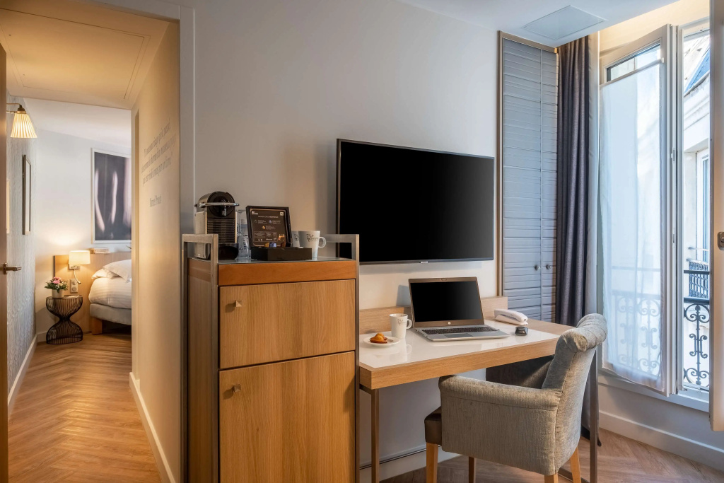 Double Junior Suite (full double bed)