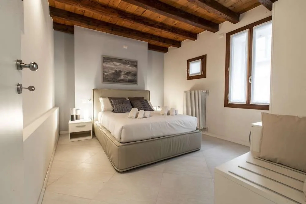 Venetian Exclusive Apartment R&R
